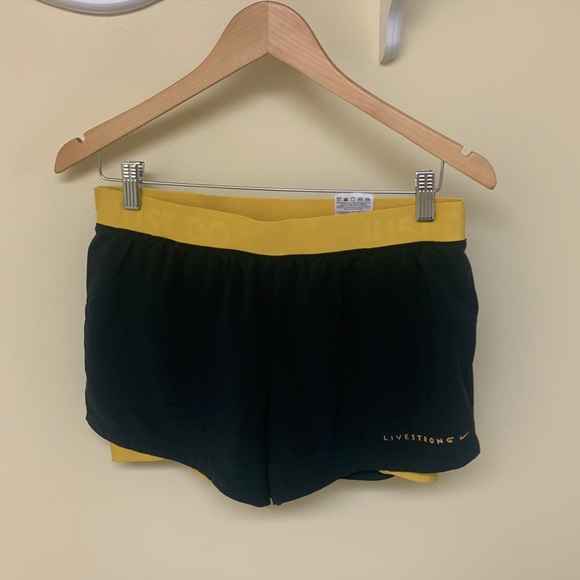 Nike Livestrong Women's Short - Picture 1 of 7
